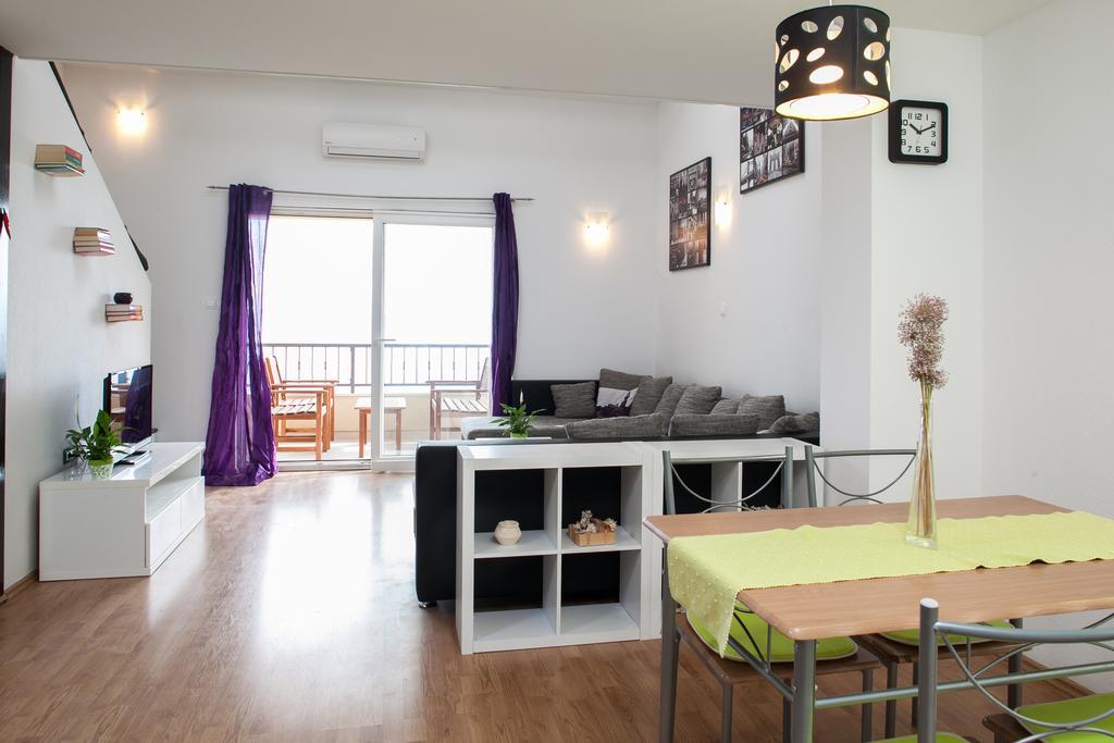 Apartments Fiona - Away From City Crowds Makarska Zimmer foto