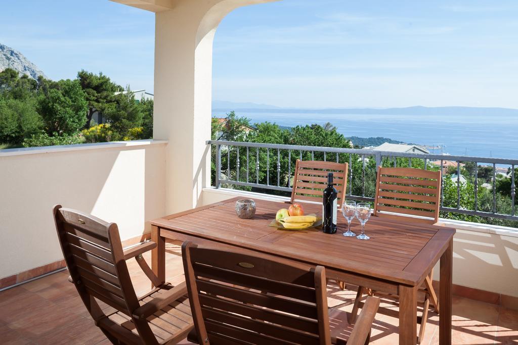 Apartments Fiona - Away From City Crowds Makarska Zimmer foto