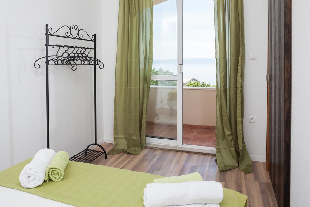 Apartments Fiona - Away From City Crowds Makarska Zimmer foto